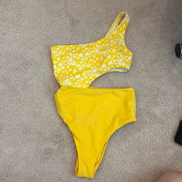 Aerie one piece cutout bathing suit - Picture 1 of 3